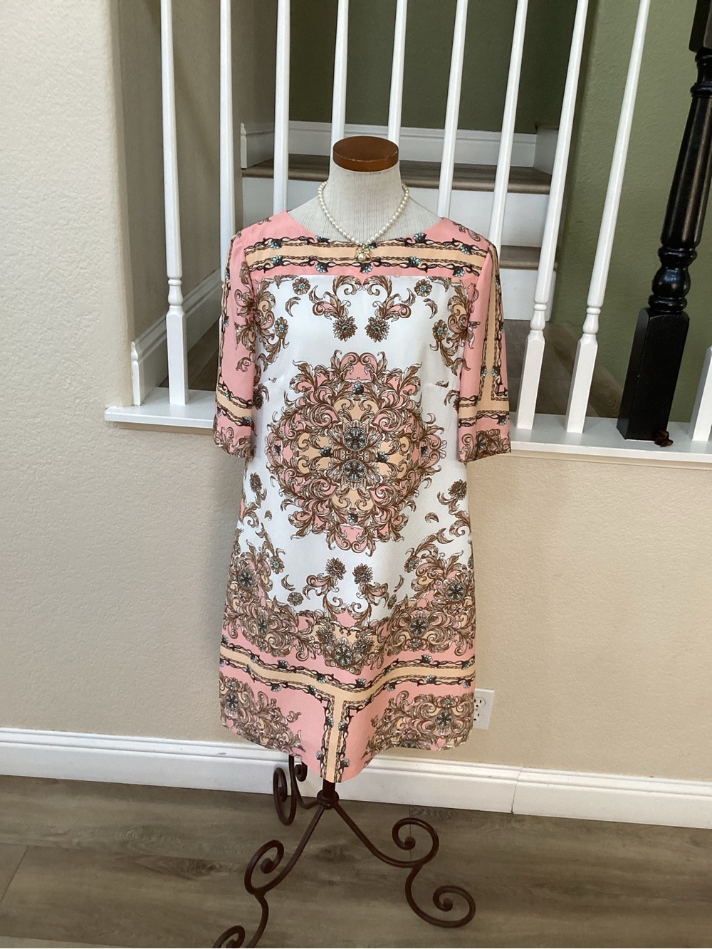 Scarlett Pink and White Baroque Print Shift Dress (16)
